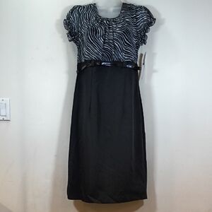 Voir Women's Black and White Zebra Print Dress , NWT Size 8